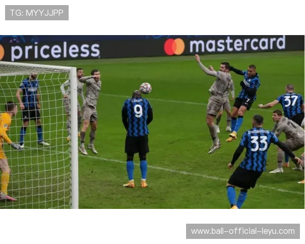 追逐梦想：年轻球员在欧冠舞台的成长轨迹，欧冠青年足球